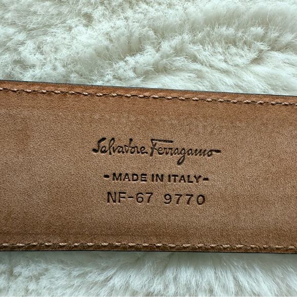 Salvatore Ferragamo stingray genuine leather belt size 67 Authentic Retail 950 - Picture 5 of 12